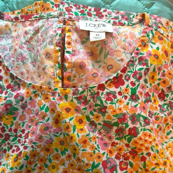 J. Crew Dresses & Skirts - J.Crew Vibrant Floral Sleeveless Blouse